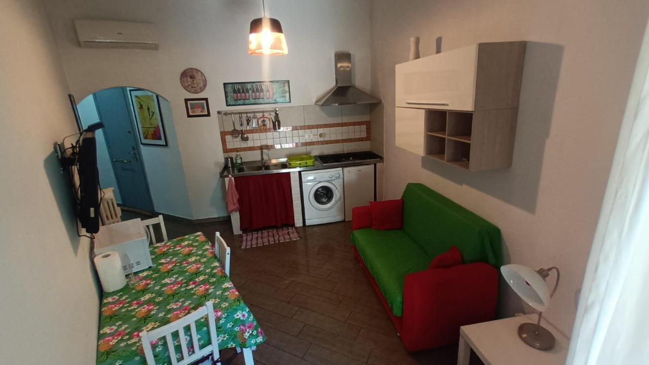 Vercelli Guest House Near San Giovanni, Rome